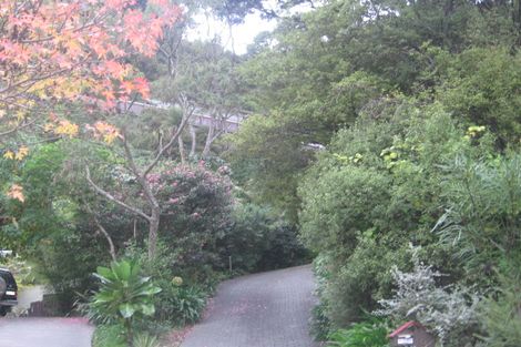 Photo of property in 9 Whiorau Grove, Lowry Bay, Lower Hutt, 5013