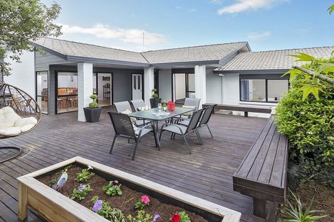 Photo of property in 62 Golfland Drive, Golflands, Auckland, 2013