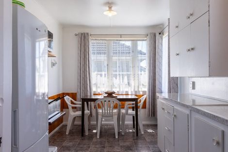 Photo of property in 10 Collett Street, Dannevirke, 4930