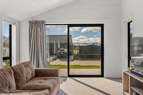 Photo of property in 22 Riley Street, Lake Hawea, 9382