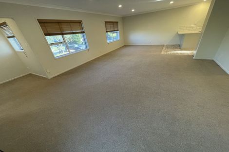 Photo of property in 9 Quibray Place, Botany Downs, Auckland, 2010