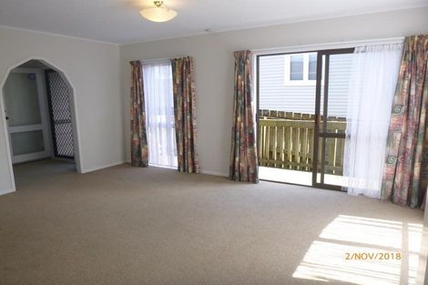 Photo of property in 2 Fitzherbert Avenue, West Harbour, Auckland, 0618