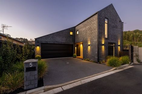 Photo of property in 5 Betty Roberts Lane, Cracroft, Christchurch, 8022