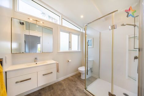 Photo of property in 100 Korokoro Road, Korokoro, Lower Hutt, 5012