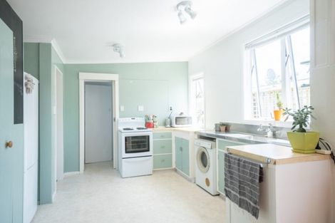 Photo of property in 40 Kingswood Street, Takaro, Palmerston North, 4412