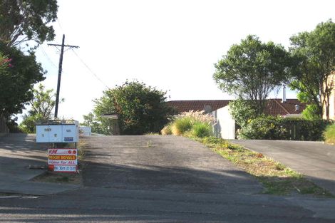 Photo of property in 105 Golf Road, New Lynn, Auckland, 0600