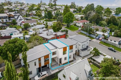 Photo of property in 43c Fitzherbert Avenue, West Harbour, Auckland, 0618