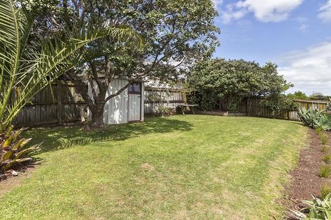 Photo of property in 62 Golfland Drive, Golflands, Auckland, 2013