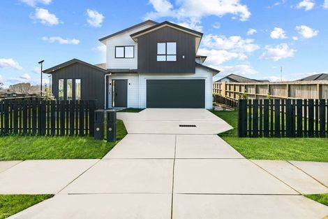 Photo of property in 63 Mcindoe Road, Kumeu, 0810