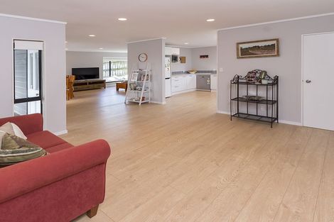 Photo of property in 62 Golfland Drive, Golflands, Auckland, 2013