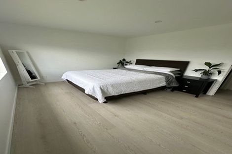 Photo of property in 2/57 Kiwi Esplanade, Mangere Bridge, Auckland, 2022