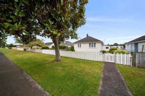 Photo of property in 285 South Road, Hawera, 4610