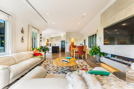 Photo of property in 13 Myra Evelyn Grove, Dairy Flat, Albany, 0792