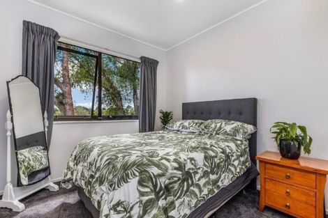 Photo of property in 2/187 Carnoustie Drive, Wattle Downs, Auckland, 2103