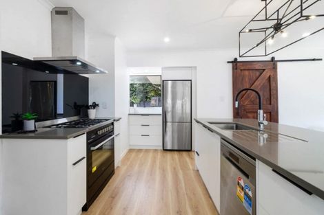 Photo of property in 10 Waitawa Place, Lynmore, Rotorua, 3010