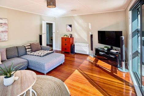 Photo of property in 316 Main Road, Tawa, Wellington, 5028