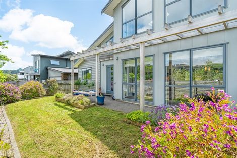 Photo of property in 8 Flotilla Place, Whitby, Porirua, 5024