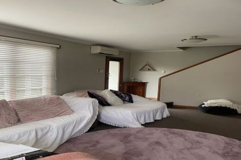Photo of property in 33 Pahiatua Street, Hokowhitu, Palmerston North, 4410