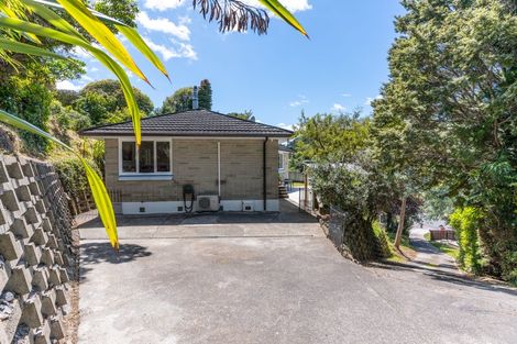 Photo of property in 20 Pinehaven Road, Pinehaven, Upper Hutt, 5019