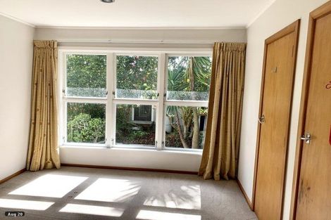 Photo of property in 8 Speedy Crescent, Hillcrest, Auckland, 0627