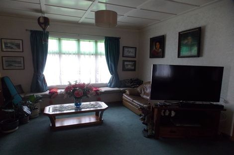 Photo of property in 30 Kuku Street, Tangimoana, 4822