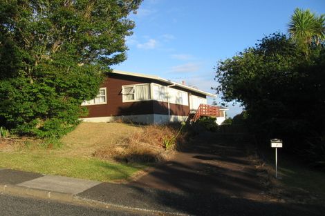 Photo of property in 7 Cheryl Place, Hillcrest, Auckland, 0627