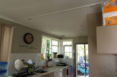 Photo of property in 5 Cumberland Grove, Cannons Creek, Porirua, 5024