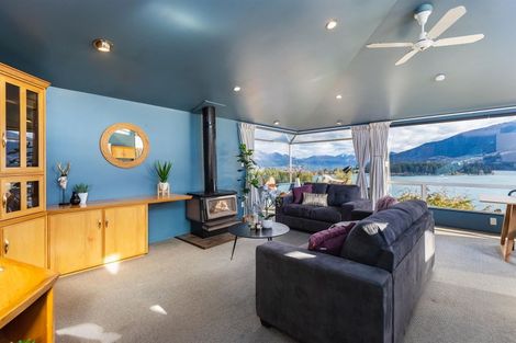 Photo of property in 23 Balmoral Drive, Kelvin Heights, Queenstown, 9300