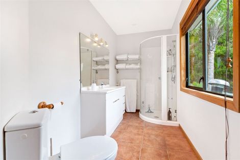 Photo of property in 44 Paturoa Road, Titirangi, Auckland, 0604