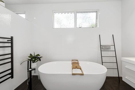 Photo of property in 8 Morrow Avenue, St Andrews, Hamilton, 3200