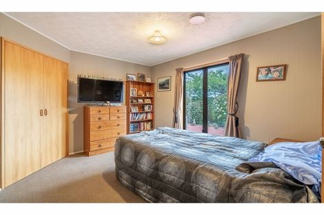 Photo of property in 70 Hunter Street, Edendale, 9825