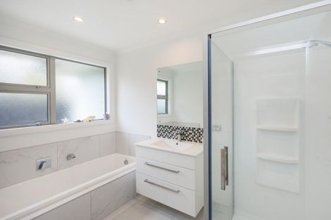 Photo of property in 5 Morocco Terrace, Kelvin Grove, Palmerston North, 4414