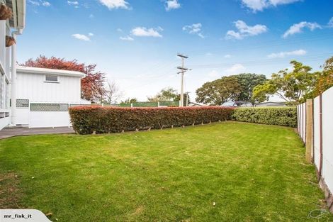 Photo of property in 1 Graham Avenue, Te Atatu Peninsula, Auckland, 0610