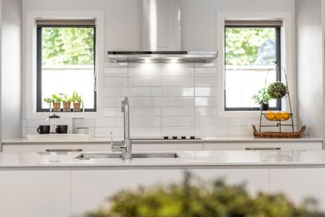 Photo of property in 1 Catherine Lane, Levin, 5510