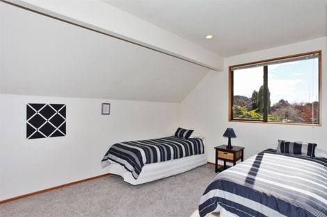 Photo of property in 35 Witbrock Crescent, Burnside, Christchurch, 8053