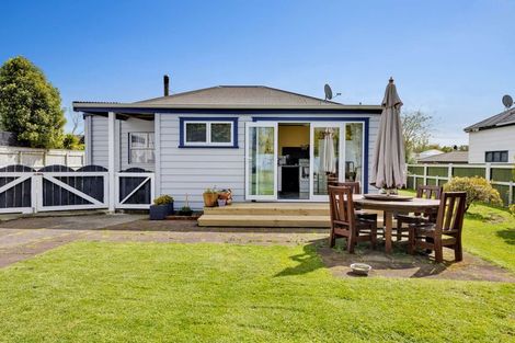 Photo of property in 13 Maire Street, Inglewood, 4330