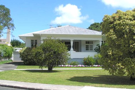 Photo of property in 2a Clifton Road, Hauraki, Auckland, 0622