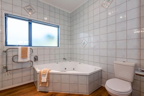 Photo of property in 3 Barque Crescent, Whitby, Porirua, 5024