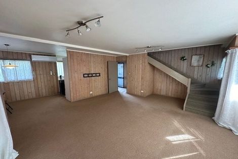 Photo of property in 1/4 Westpark Drive, West Harbour, Auckland, 0618