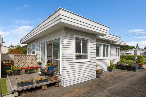 Photo of property in 1/5 Rainsford Street, Moturoa, New Plymouth, 4310