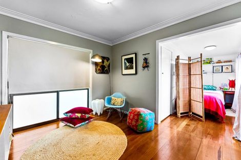 Photo of property in 27 Domain Crescent, Muriwai, Waimauku, 0881