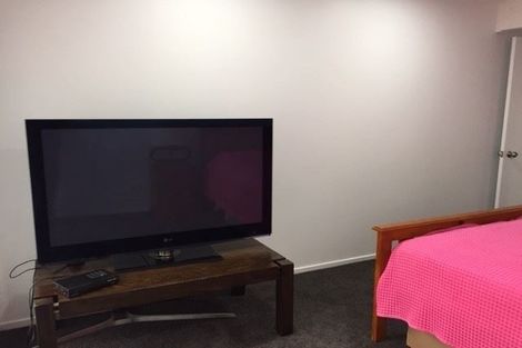 Photo of property in 106 Hillsborough Road, Hillsborough, Auckland, 1042