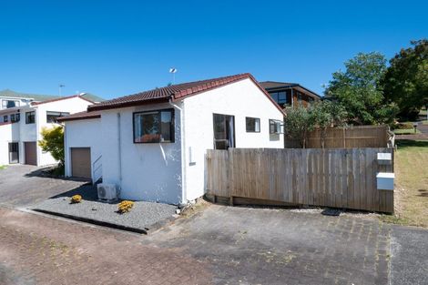 Photo of property in 1/17 Sturm Avenue, Massey, Auckland, 0614