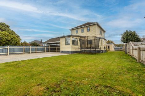 Photo of property in 27 Sladden Street, Naenae, Lower Hutt, 5011