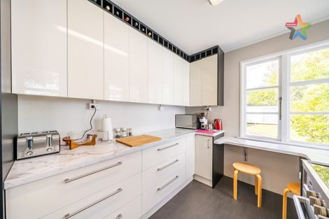 Photo of property in 93 Seddon Street, Naenae, Lower Hutt, 5011