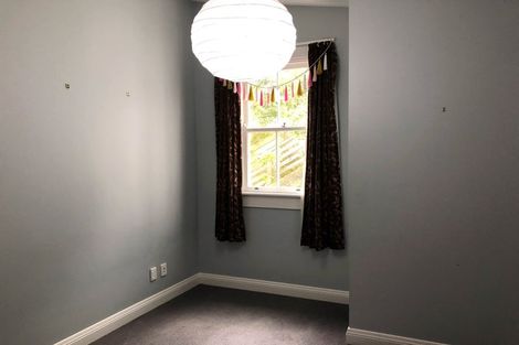 Photo of property in 30b Sutherland Crescent, Melrose, Wellington, 6023