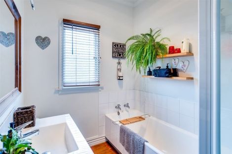 Photo of property in 6 Georges Drive, Napier South, Napier, 4110