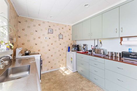 Photo of property in 19 Pukatea Street, Inglewood, 4330