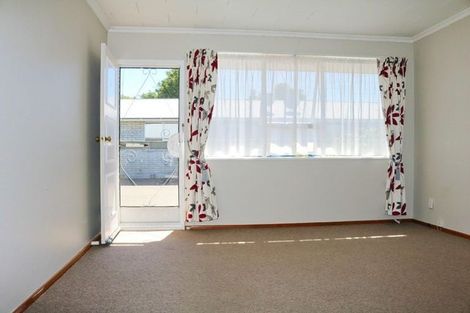 Photo of property in 6 Kiwi Court, Roslyn, Palmerston North, 4414