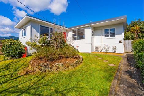 Photo of property in 17 Kaka Road, Raumati Beach, Paraparaumu, 5032